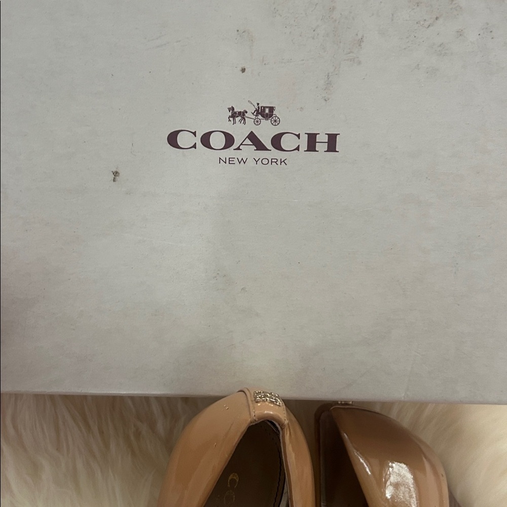COACH Womens Beige Giovanna Patent Leather Heels Sz 7.5 - Picture 17 of 17